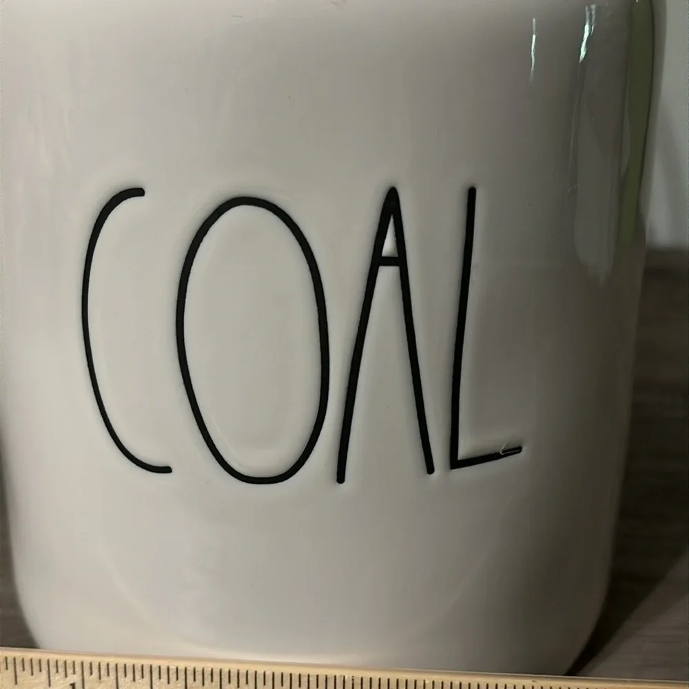 NWT RAE DUNN COAL CHUBBY CHRISTMAS CANISTER